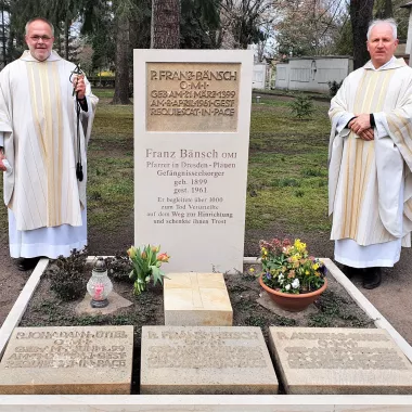 Einweihung der renovierte Grabstätte der Oblaten in Dresden